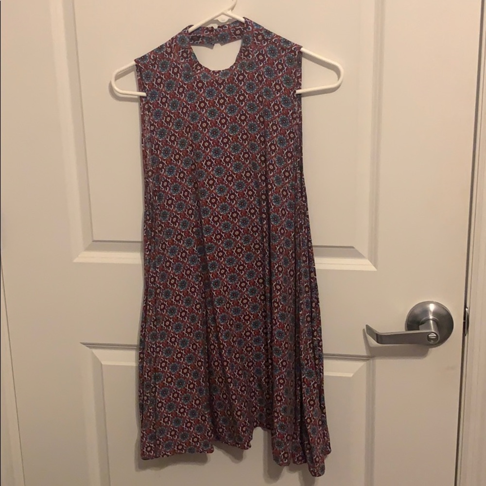 patterned flowy tank top